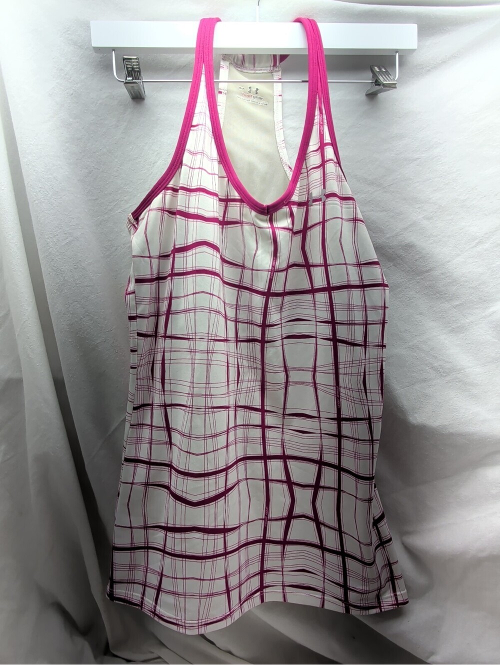 Under Armour 2009 Workout Bra Tank Top White Magenta Pink Size SMALL